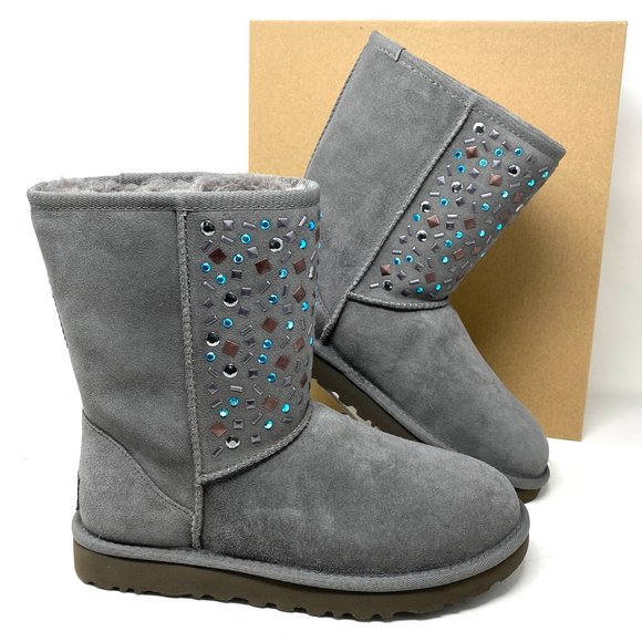 🌿Sale🌿 UGG Classic Short Stud Suede Fur Boots Grey Women Size 7 8 1119102-CHRC - Picture 8 of 10